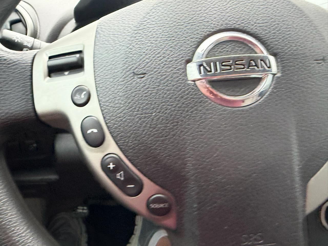 Nissan Rogue  2011