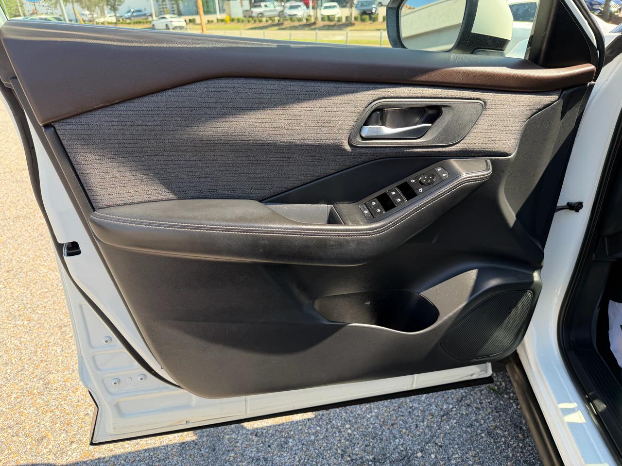 Nissan Rogue  2021