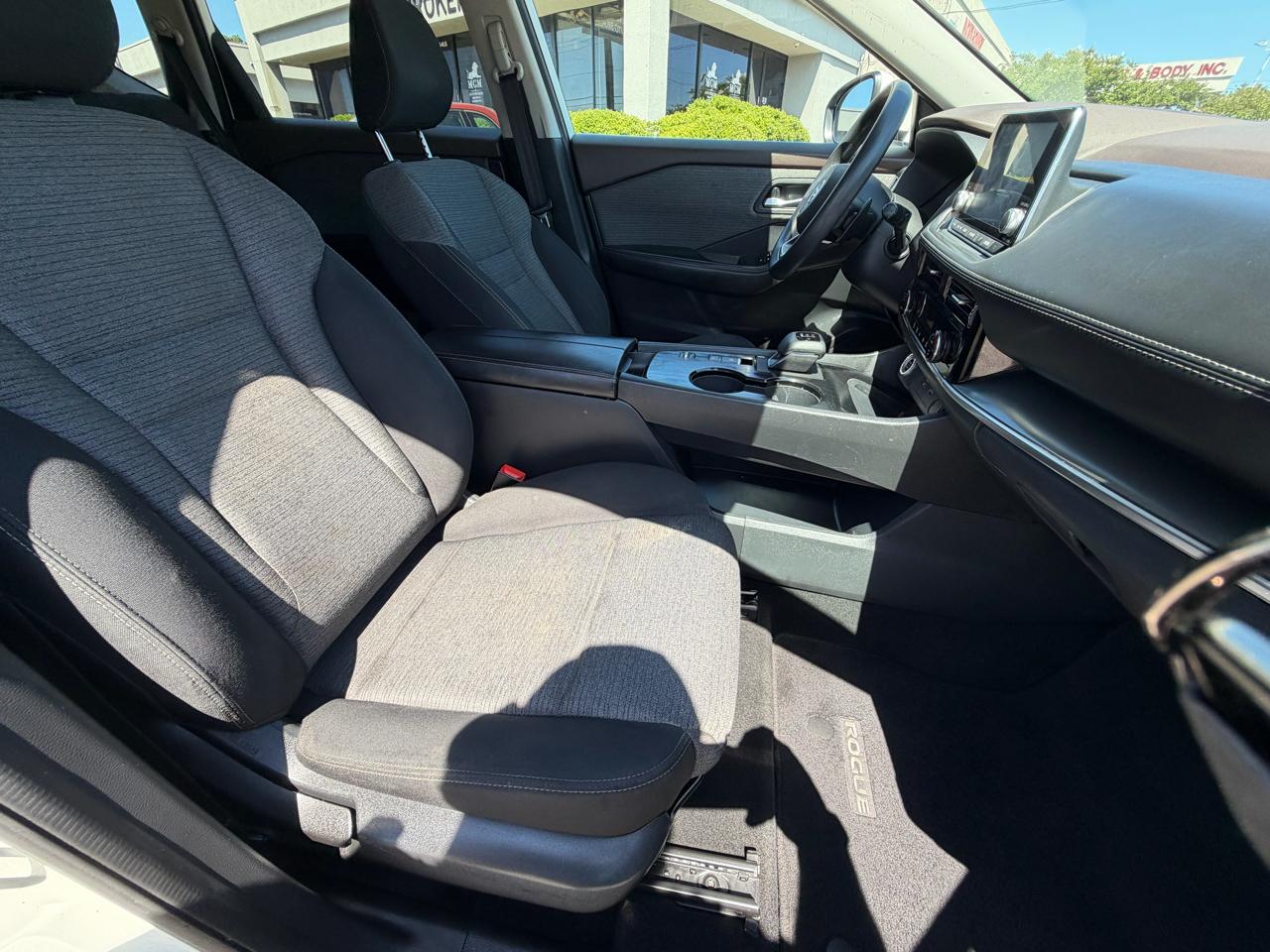 Nissan Rogue  2021