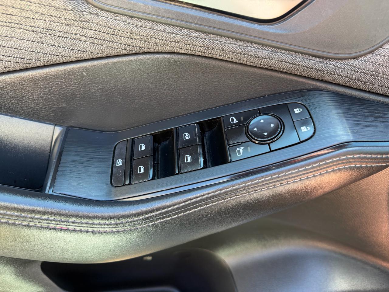 Nissan Rogue  2021
