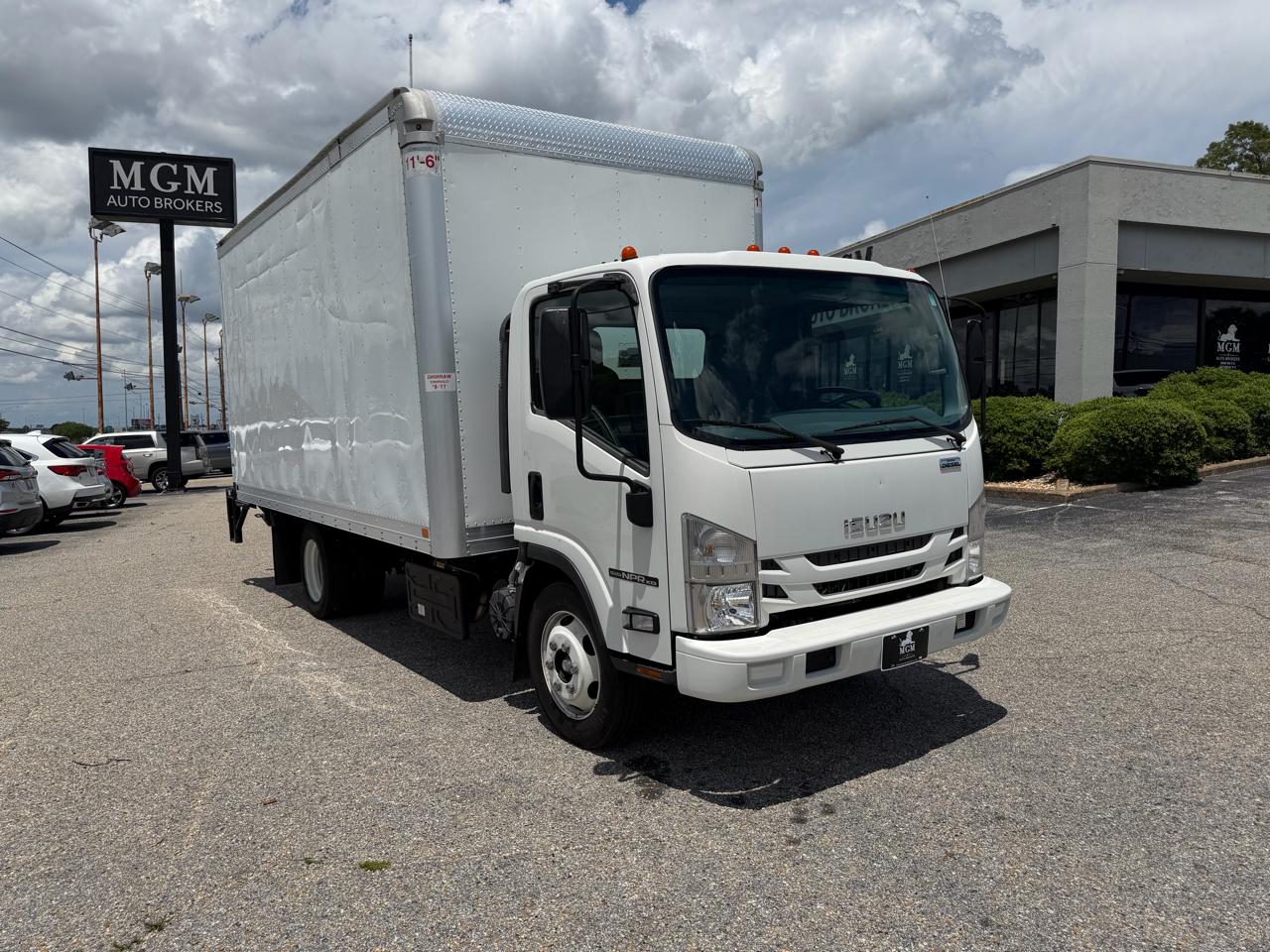 Isuzu NPR XD  2022