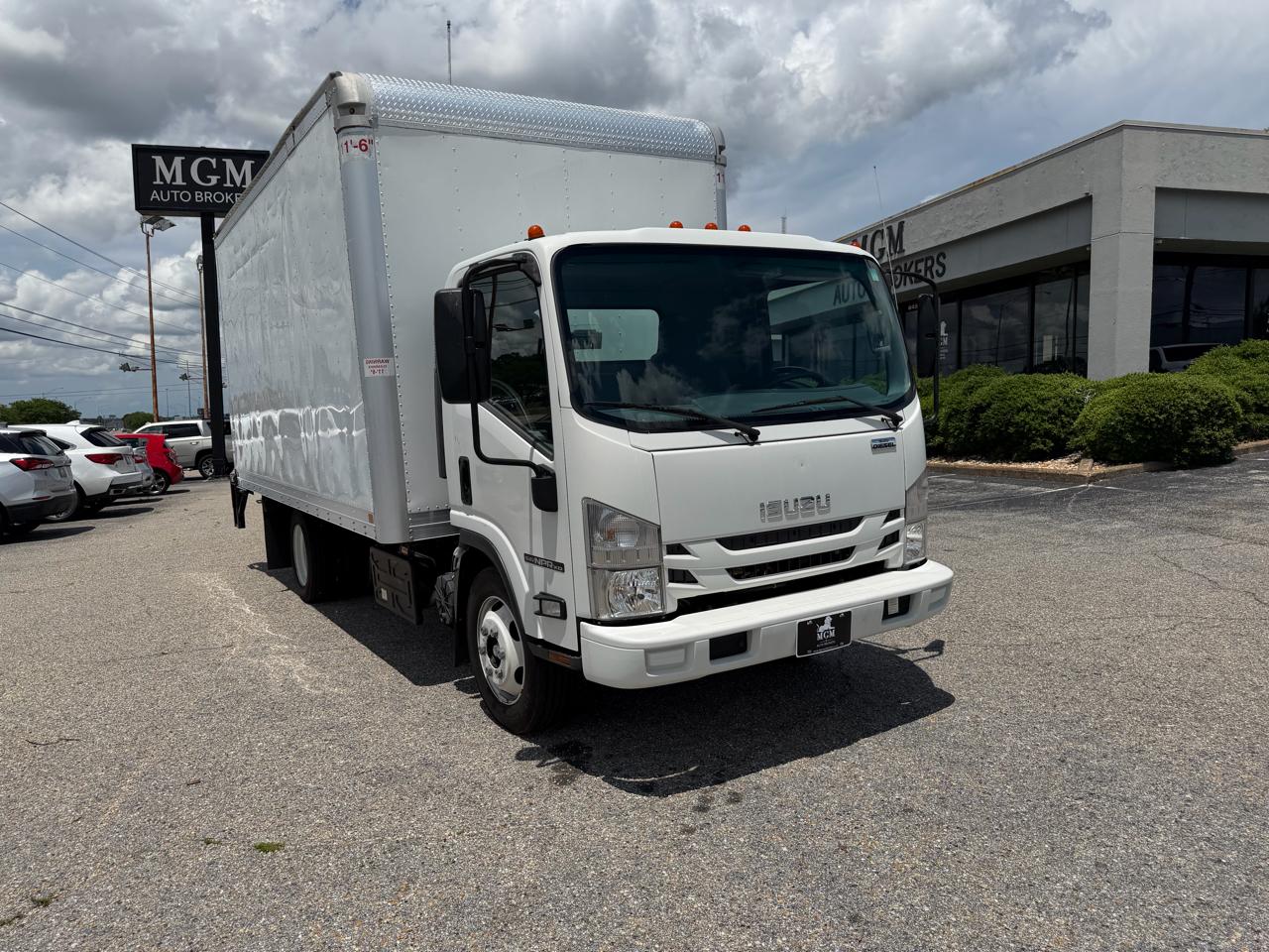 Isuzu NPR XD  2022