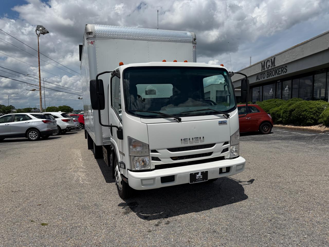 Isuzu NPR XD  2022
