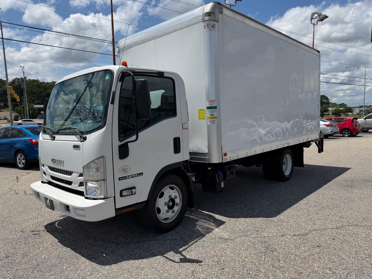 Isuzu NPR XD  2022