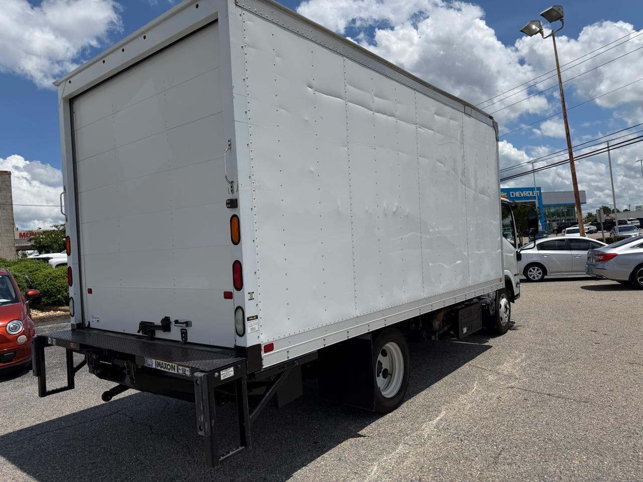 Isuzu NPR XD  2022