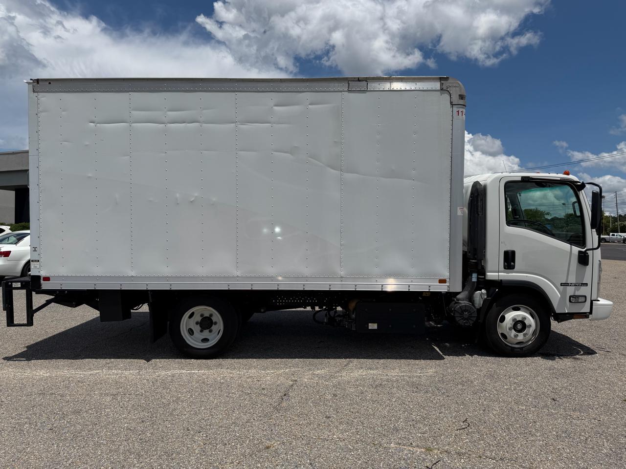 Isuzu NPR XD  2022