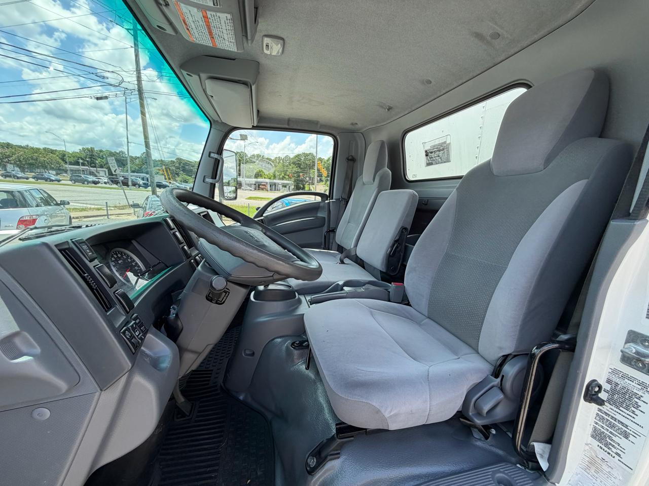 Isuzu NPR XD  2022