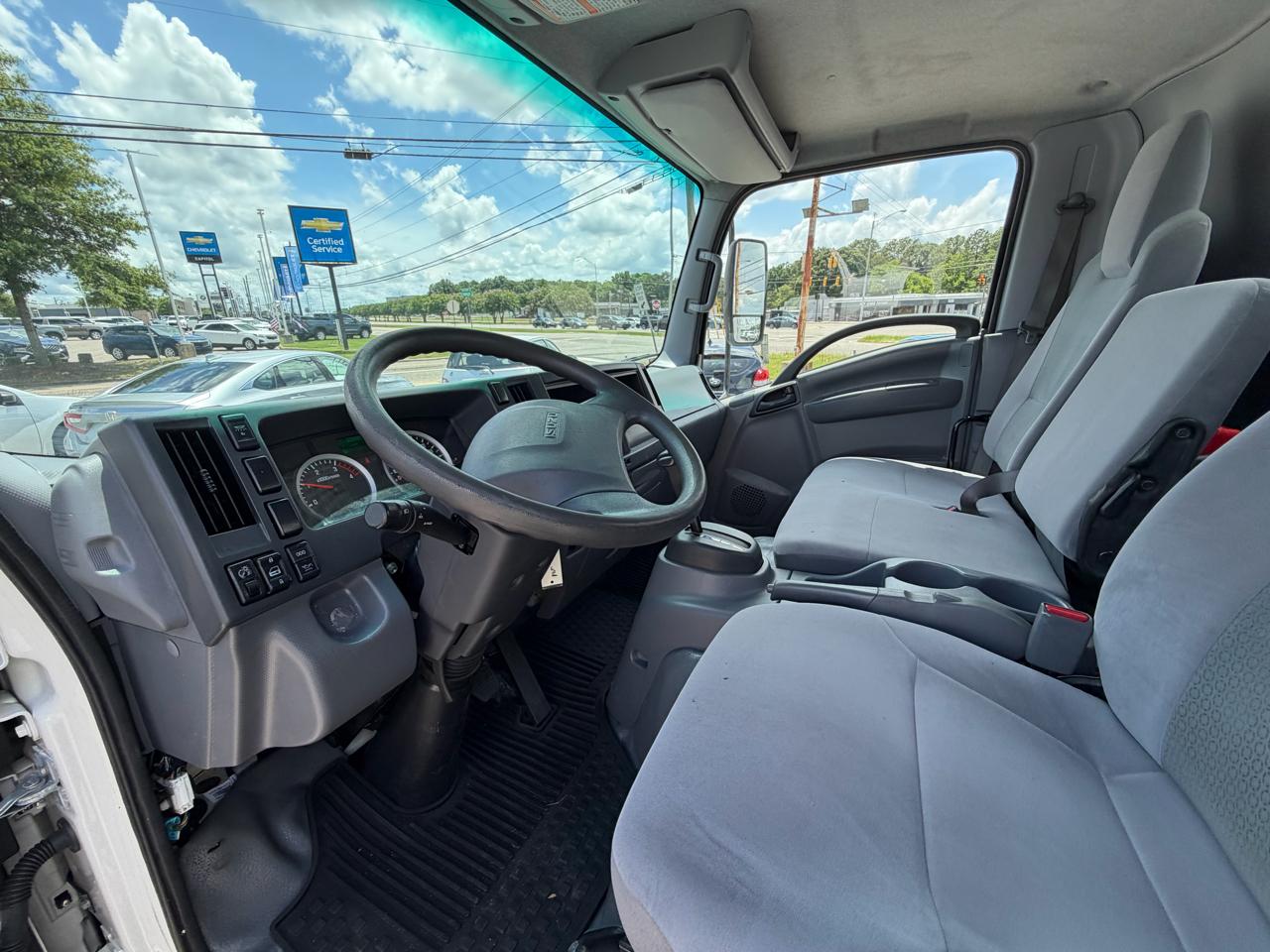 Isuzu NPR XD  2022