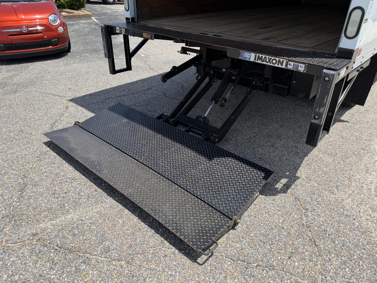 Isuzu NPR XD  2022