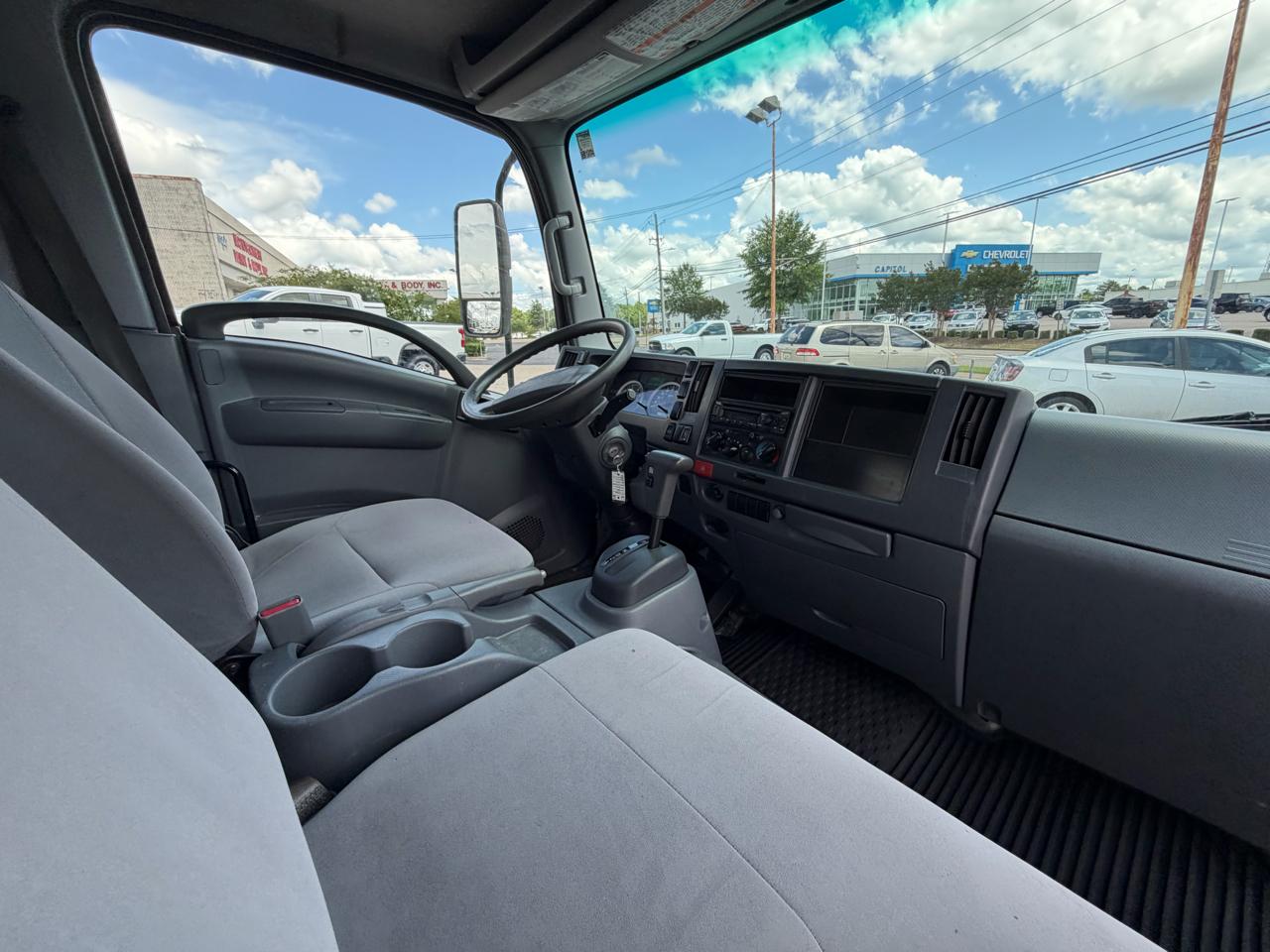 Isuzu NPR XD  2022