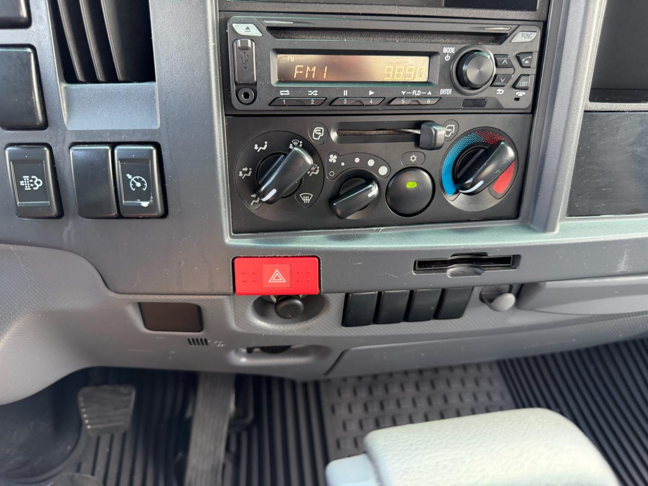 Isuzu NPR XD  2022