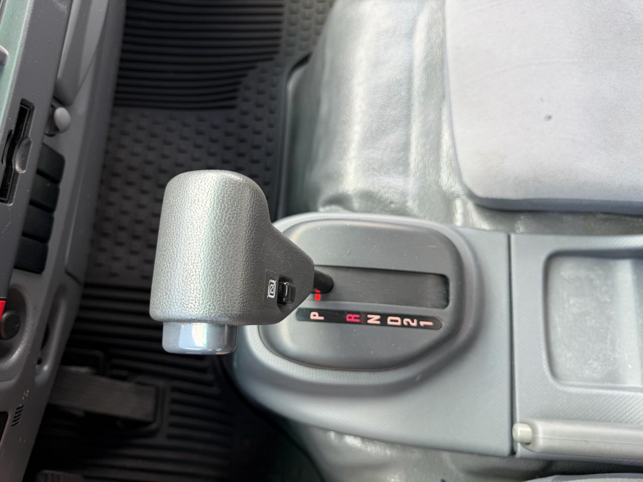 Isuzu NPR XD  2022