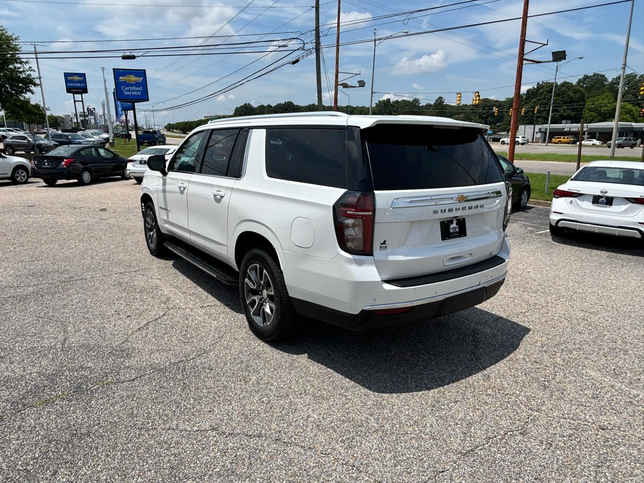 Chevrolet Suburban  2021