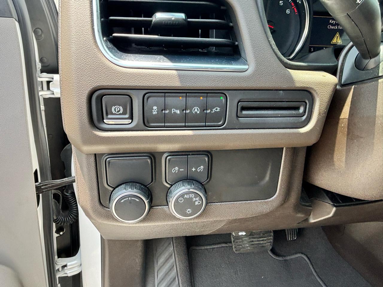 Chevrolet Suburban  2021