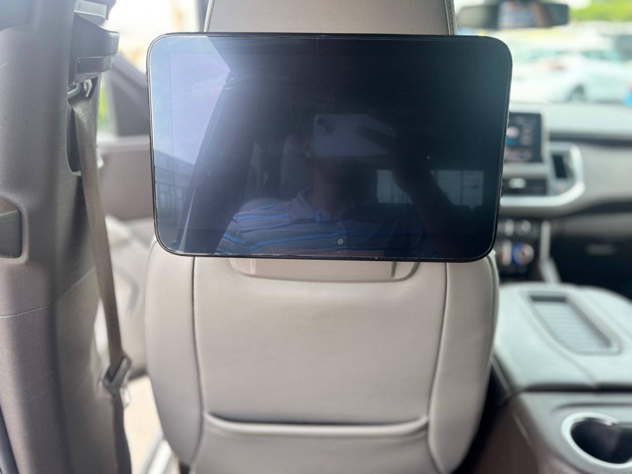 Chevrolet Suburban  2021