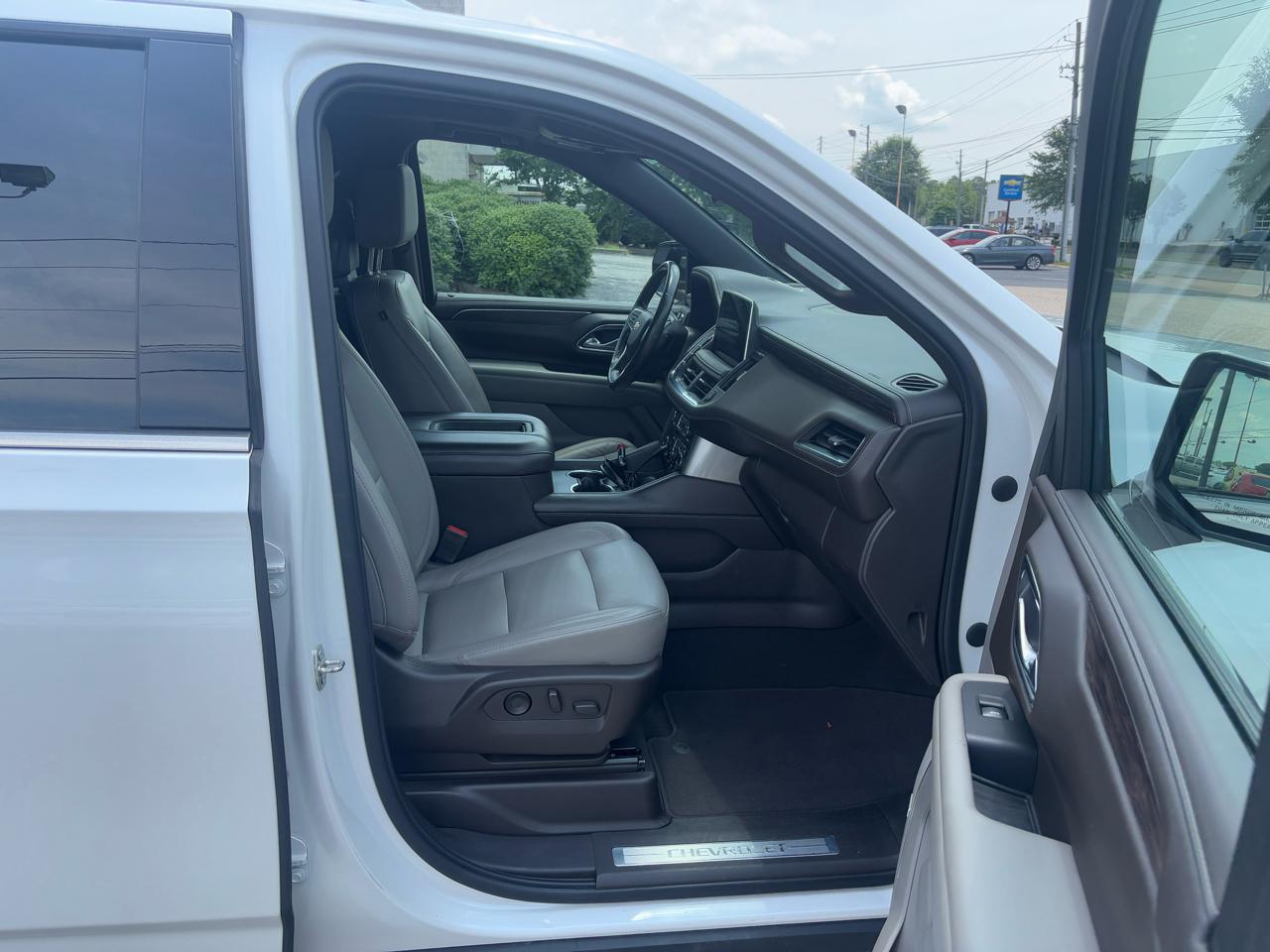 Chevrolet Suburban  2021