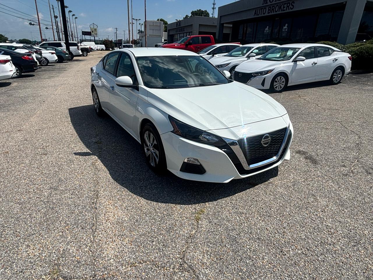 Nissan Altima  2022