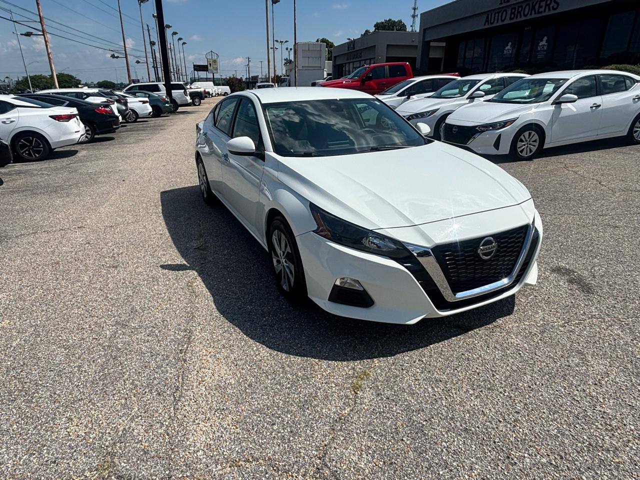 Nissan Altima  2022