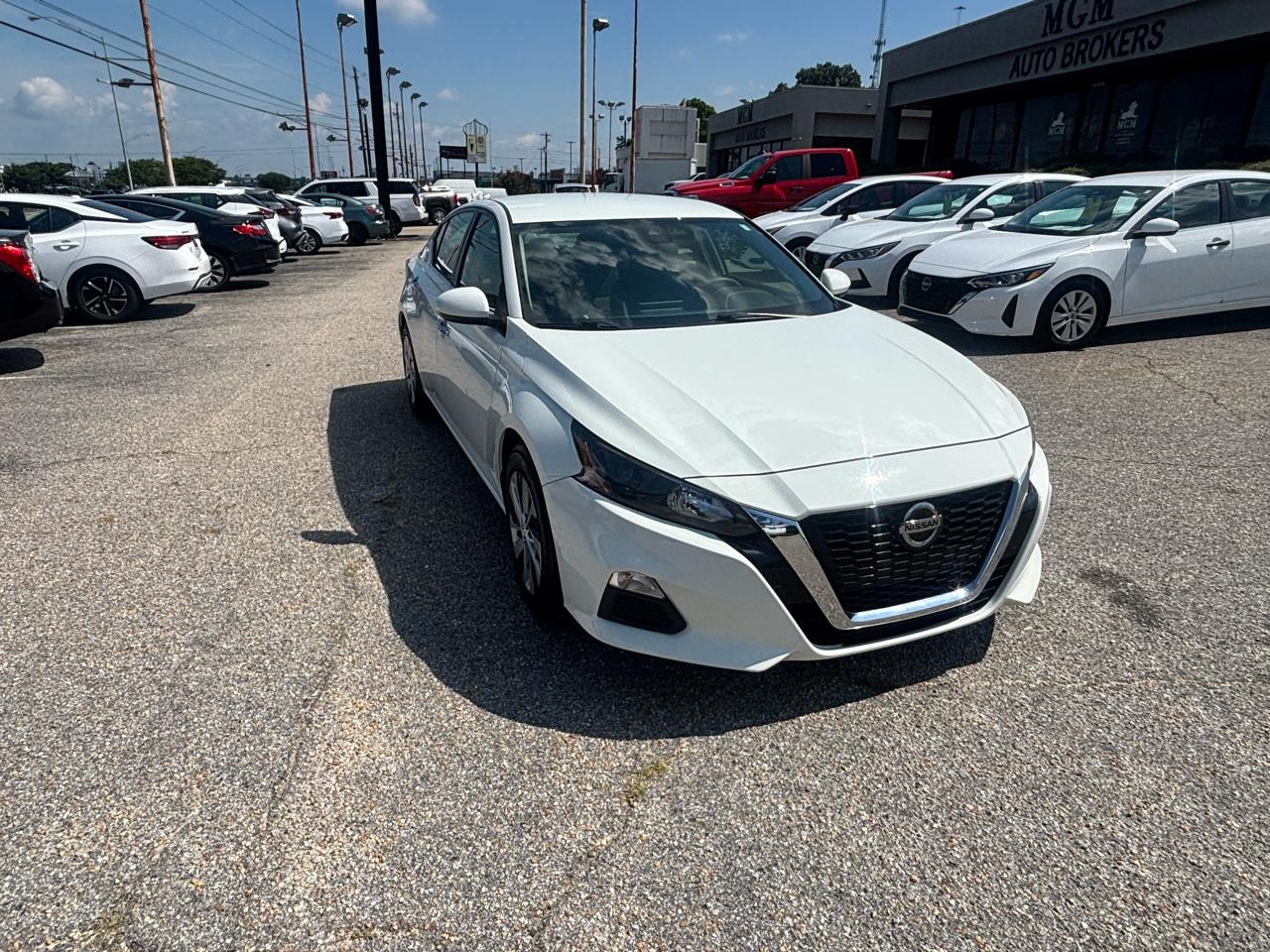 Nissan Altima  2022