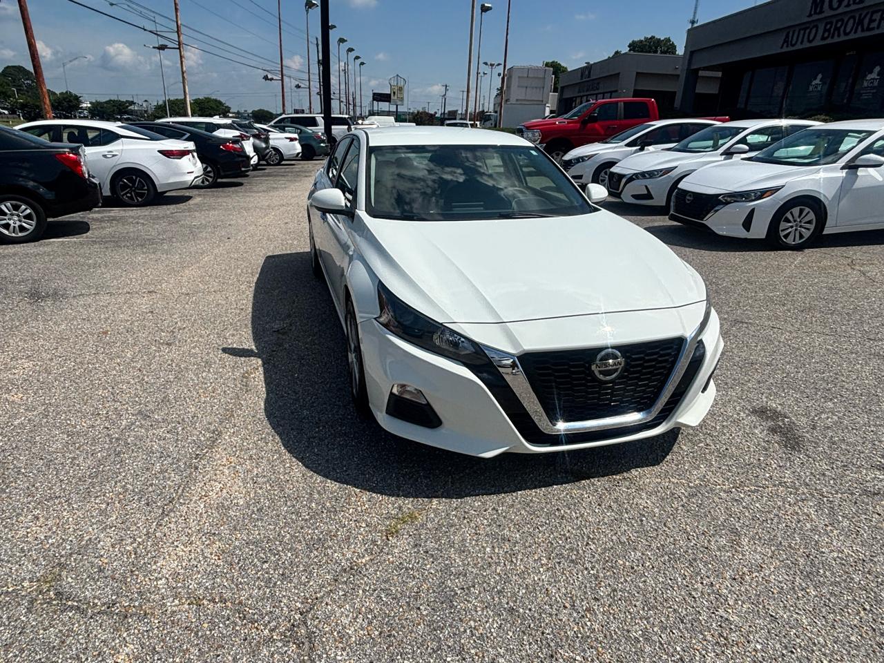 Nissan Altima  2022
