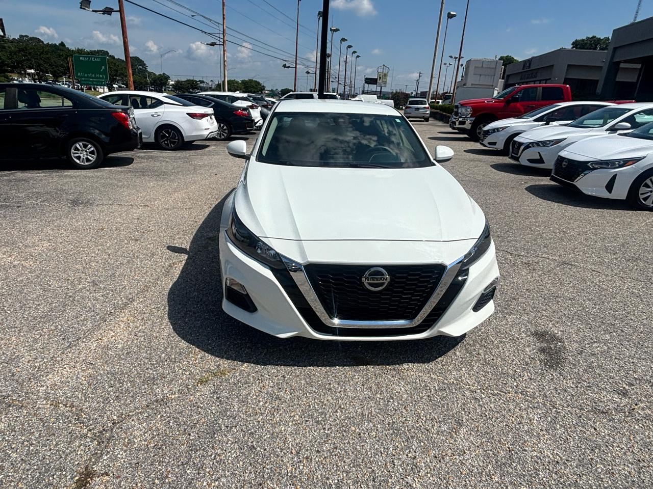 Nissan Altima  2022