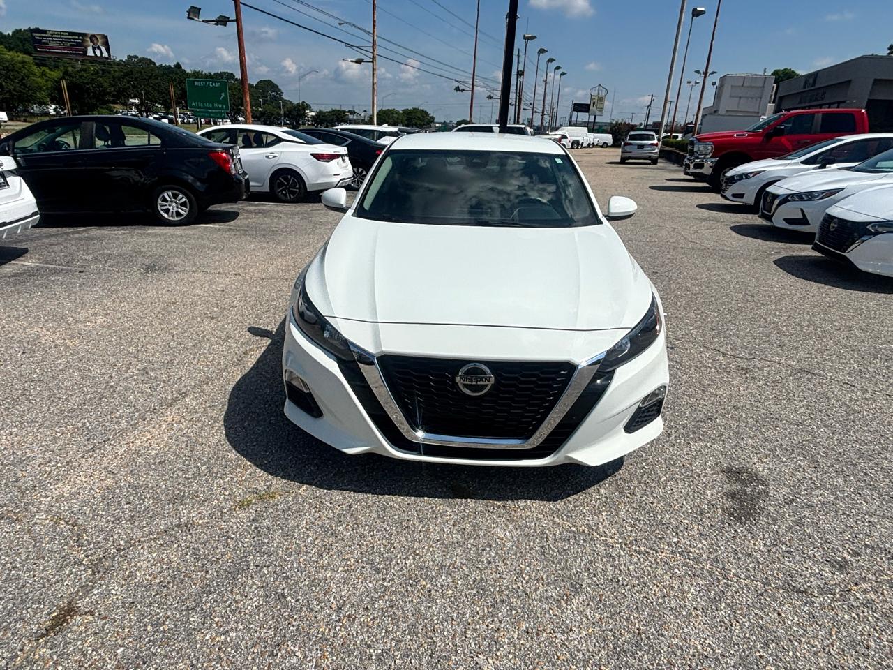 Nissan Altima  2022
