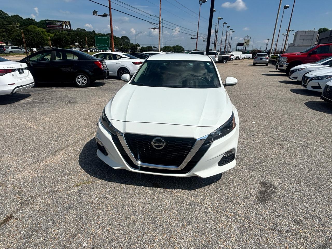 Nissan Altima  2022