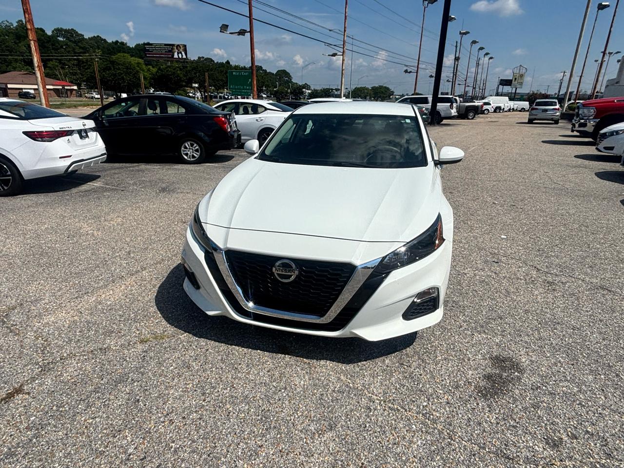 Nissan Altima  2022