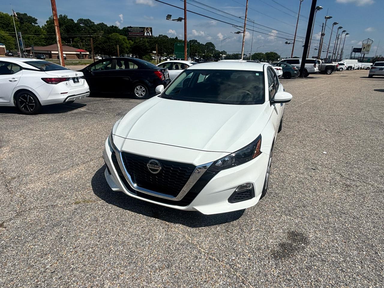Nissan Altima  2022