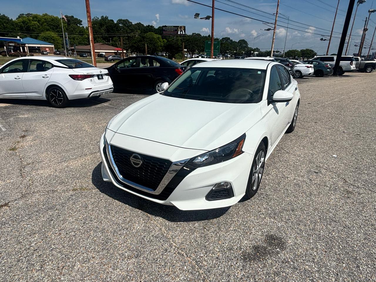 Nissan Altima  2022