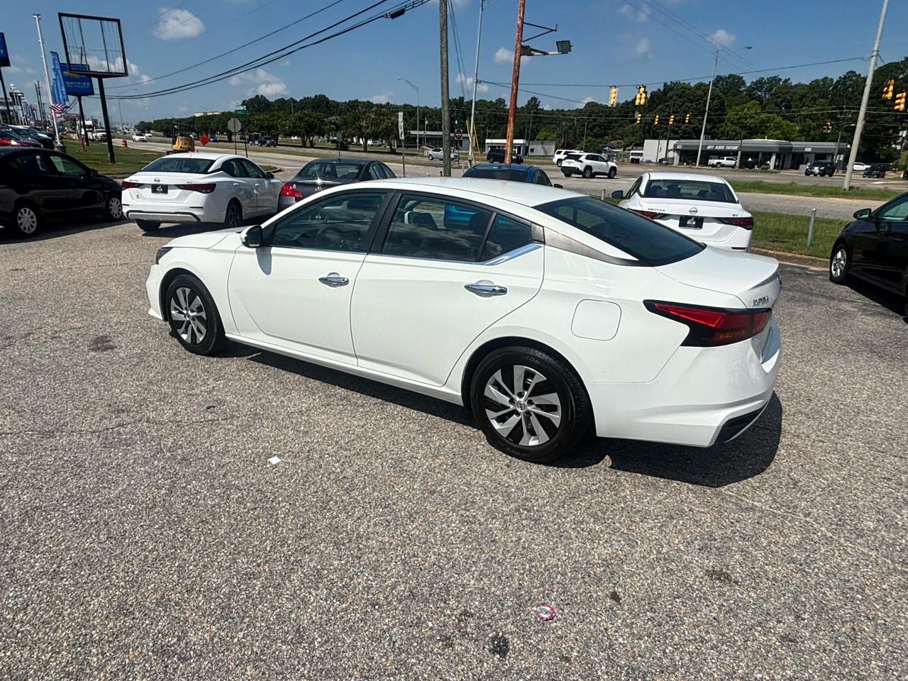 Nissan Altima  2022