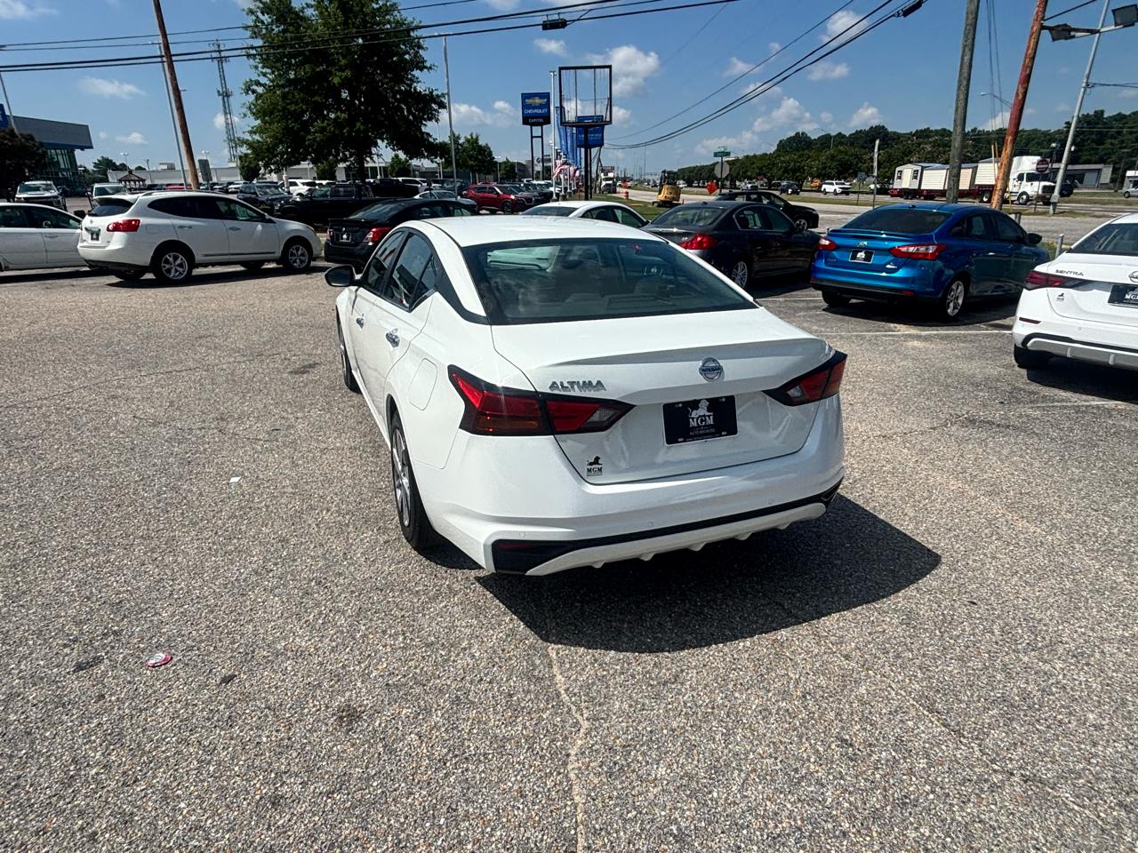Nissan Altima  2022