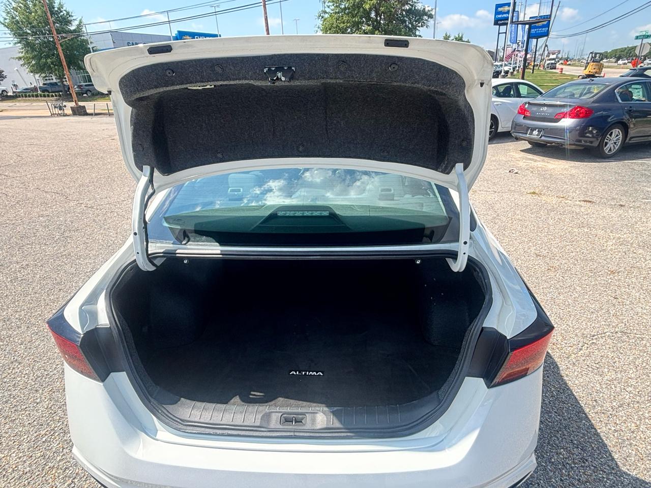 Nissan Altima  2022