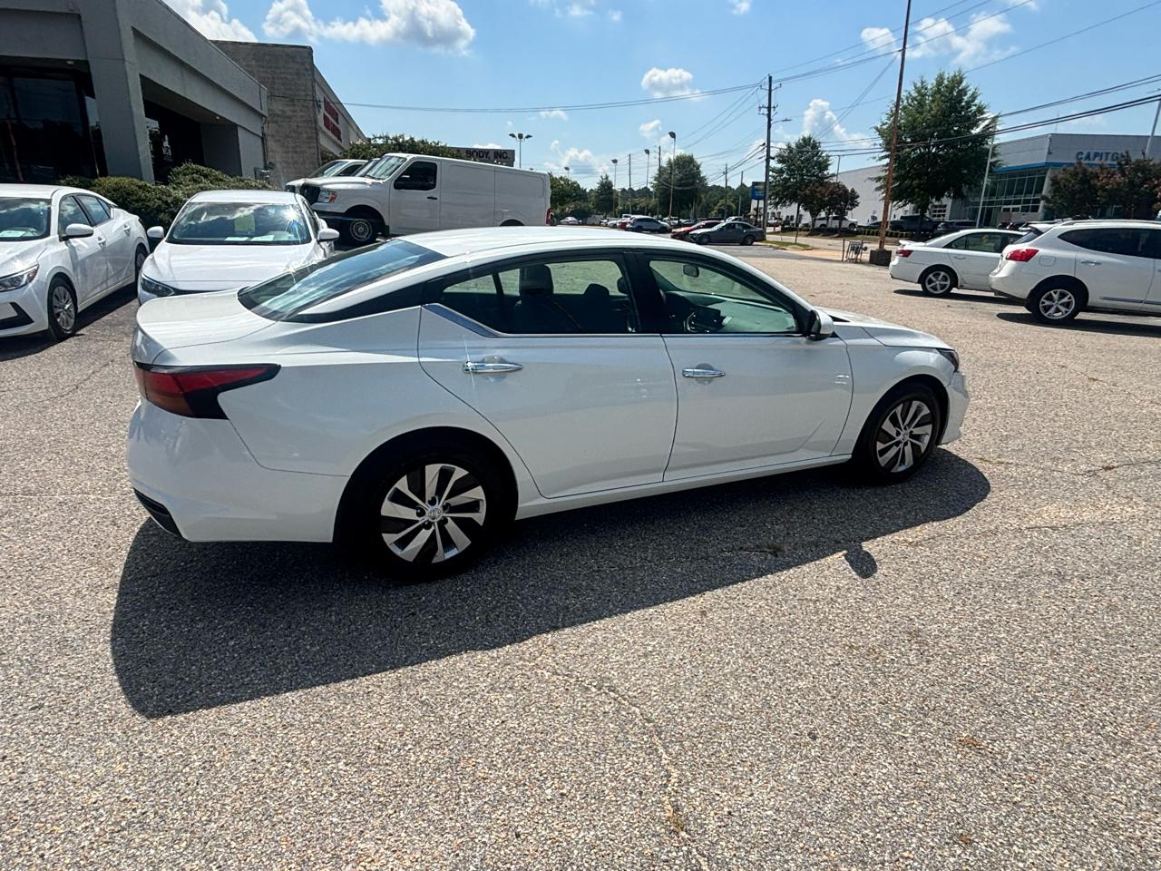 Nissan Altima  2022