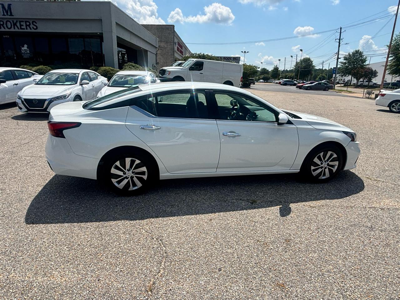 Nissan Altima  2022