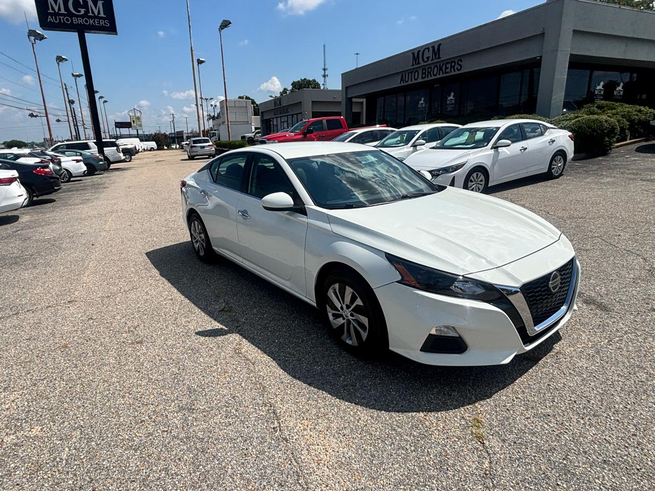 Nissan Altima  2022