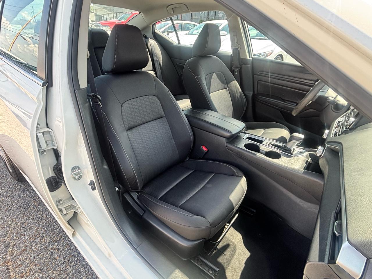Nissan Altima  2022