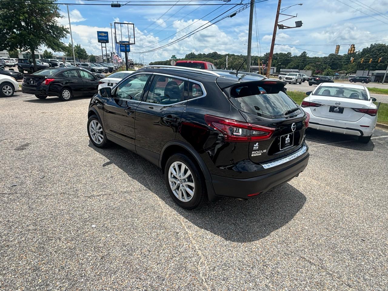 Nissan Rogue Sport  2022