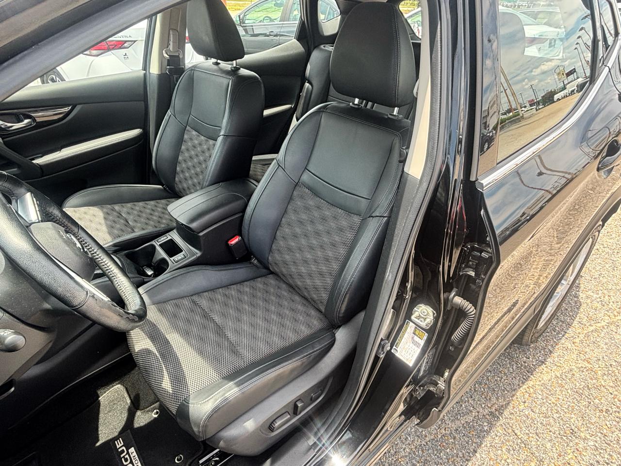 Nissan Rogue Sport  2022