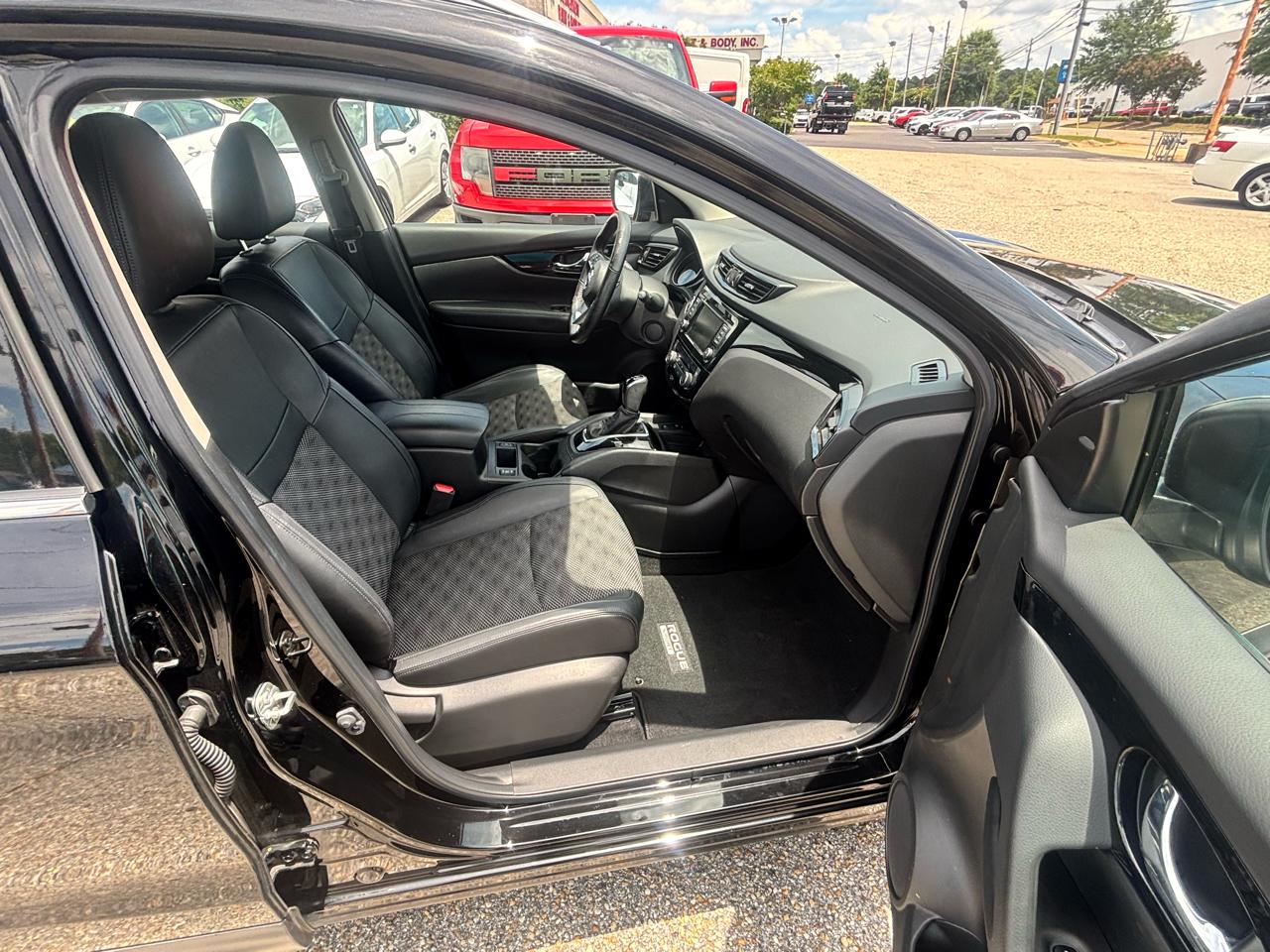 Nissan Rogue Sport  2022