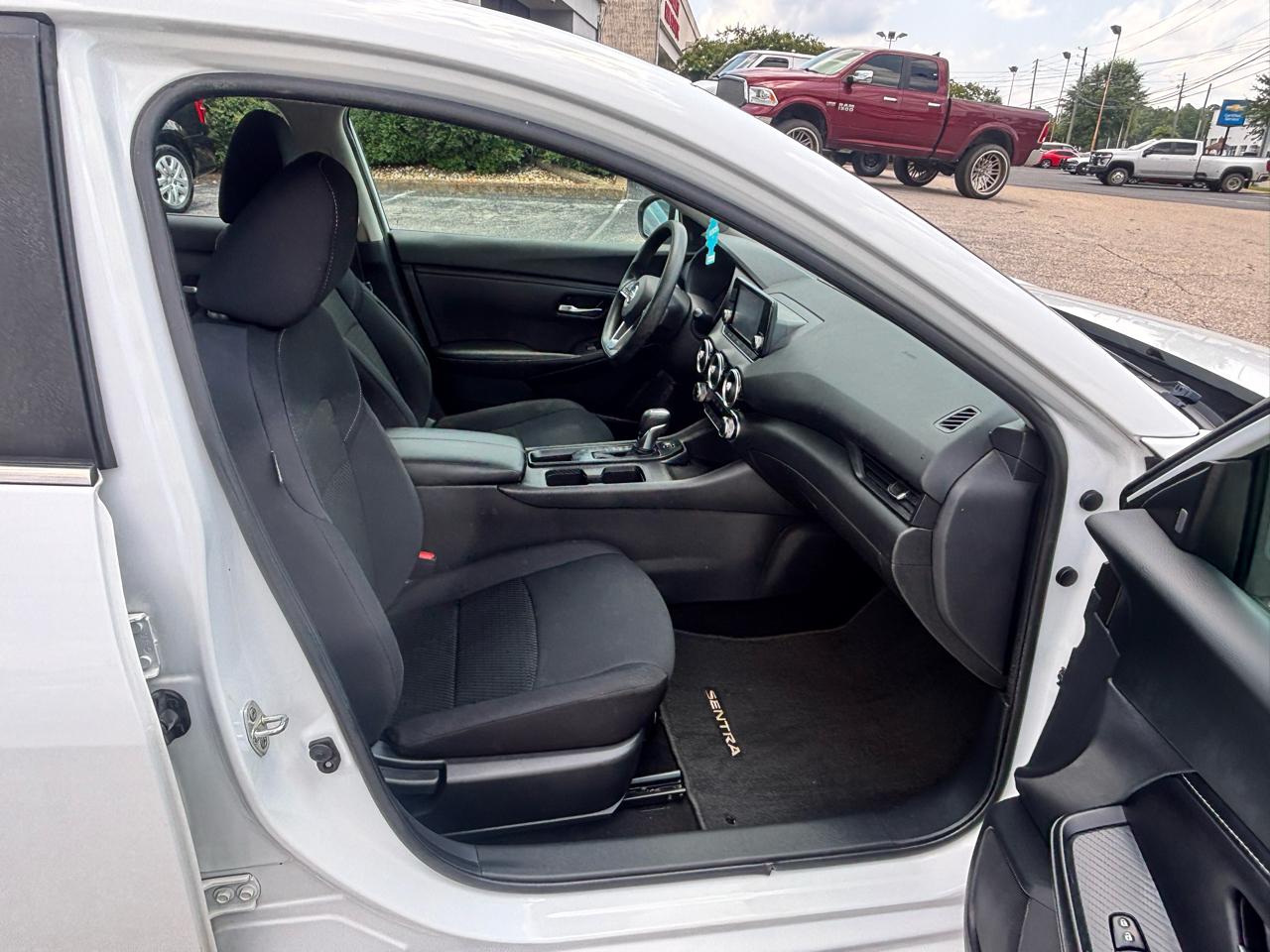 Nissan Sentra  2023