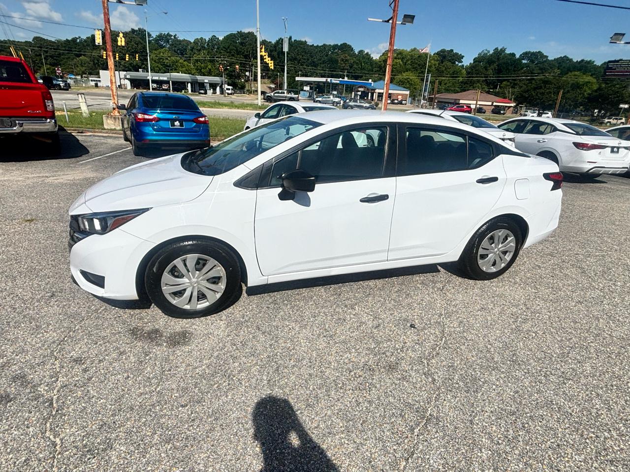 Nissan Versa  2023