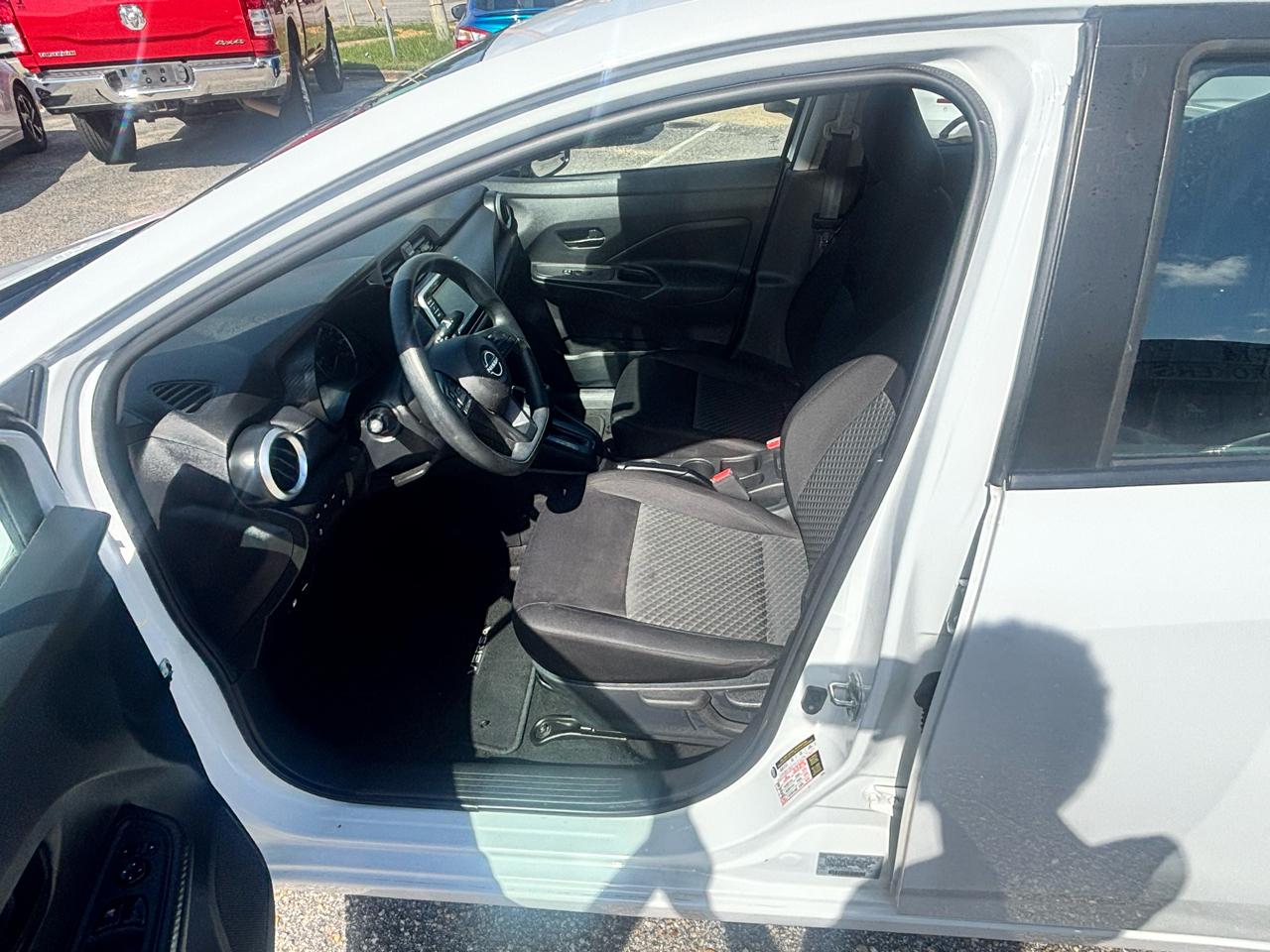 Nissan Versa  2023