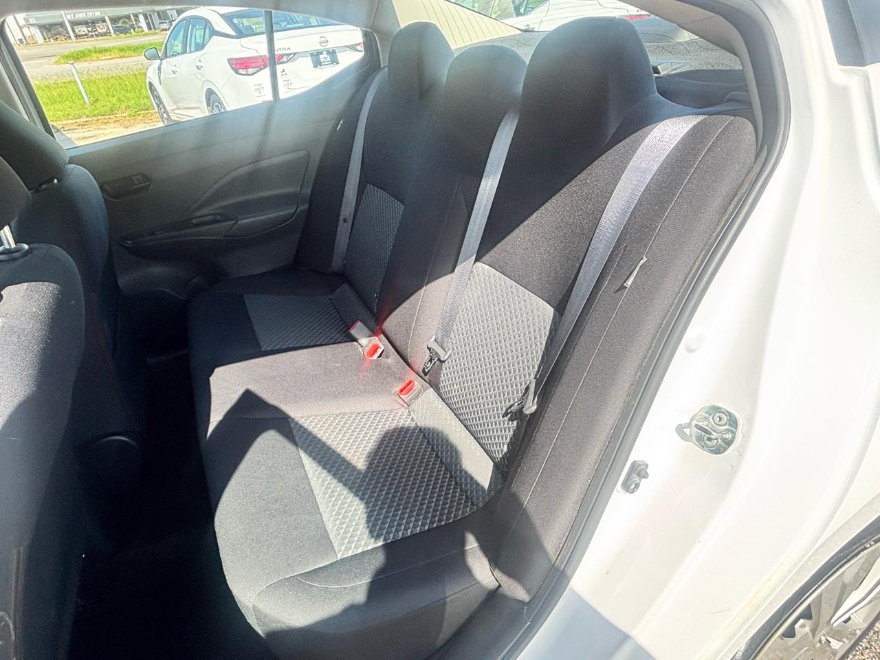 Nissan Versa  2023