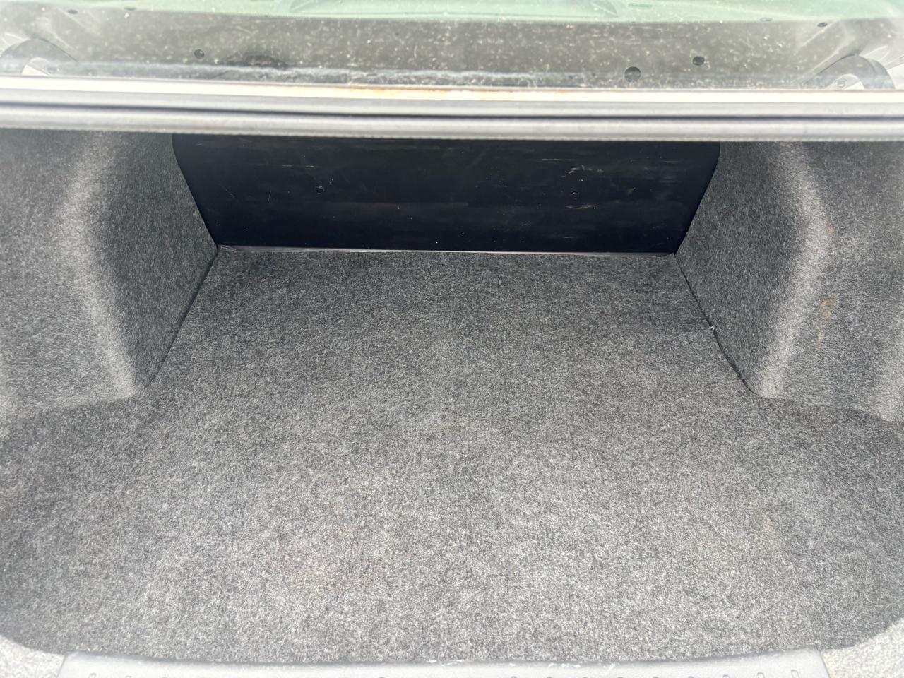 Nissan Versa  2023