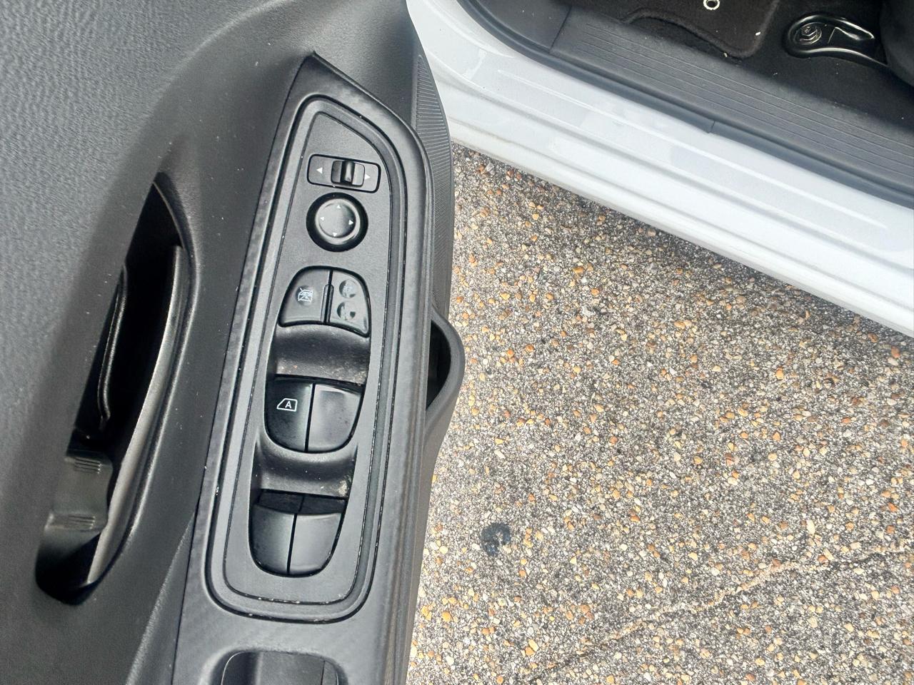 Nissan Versa  2023