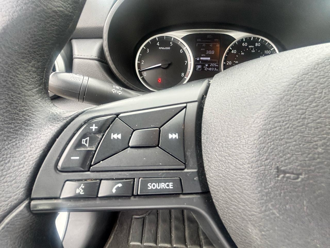 Nissan Versa  2023