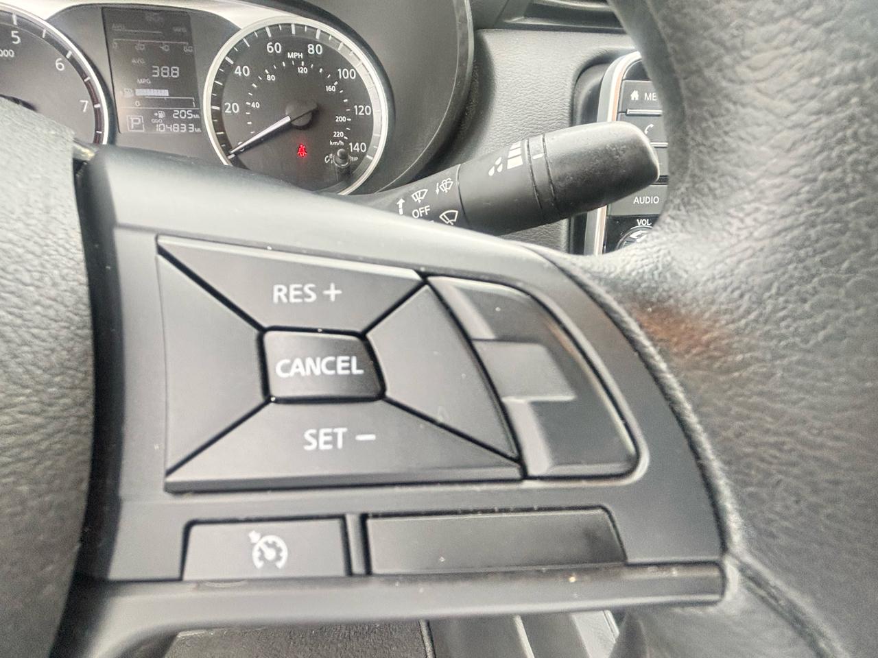 Nissan Versa  2023