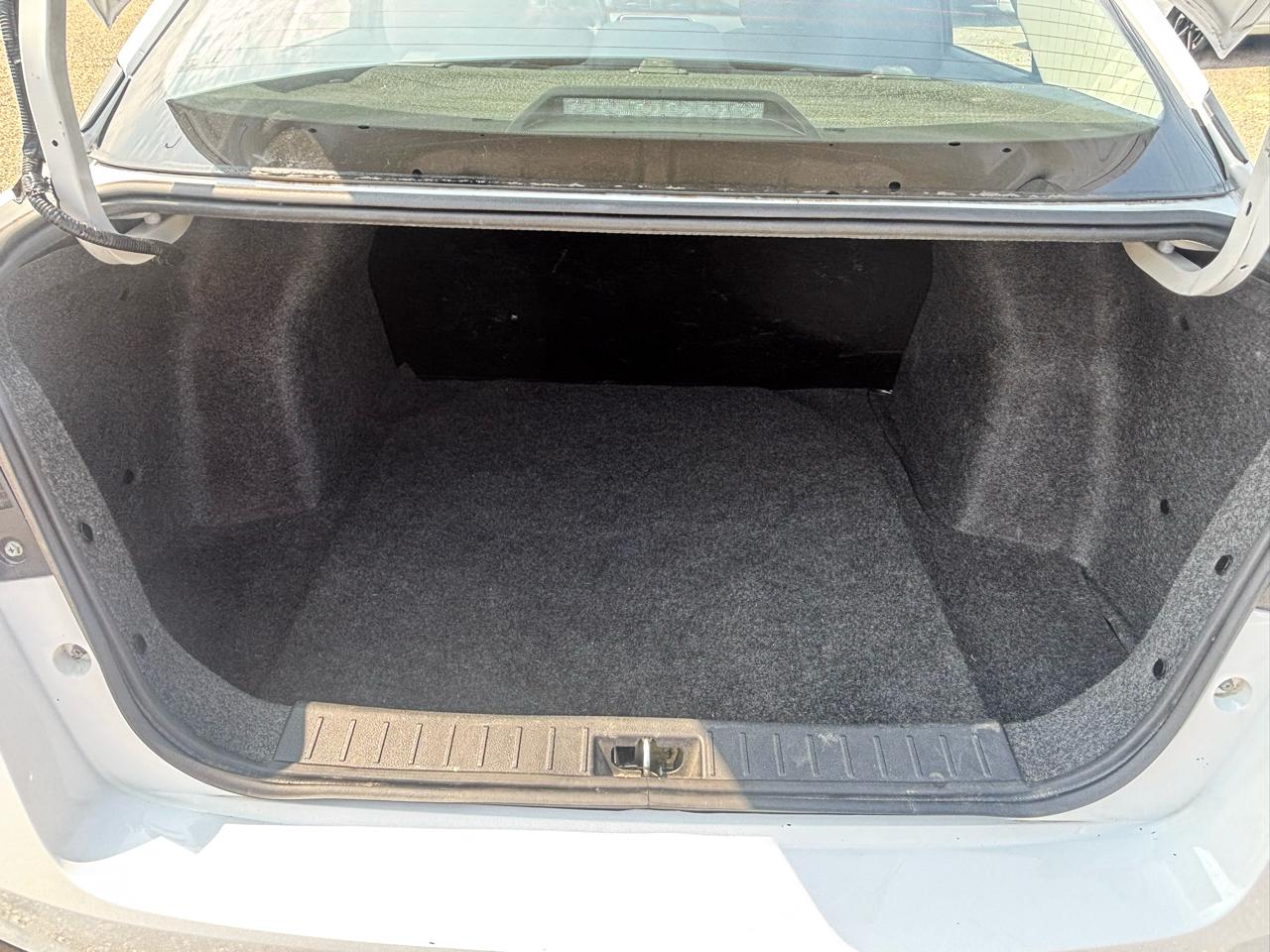 Nissan Versa  2023