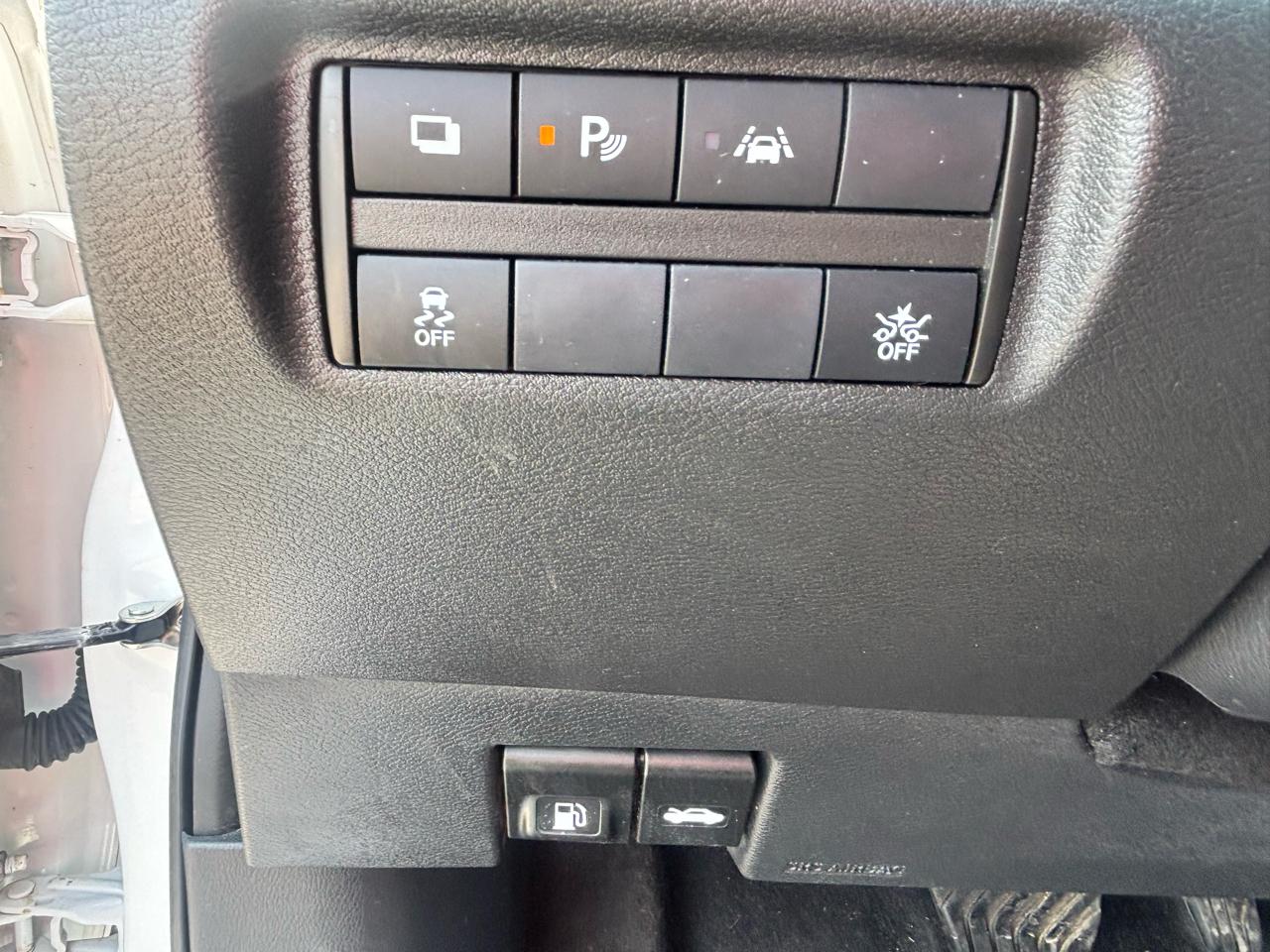 Nissan Versa  2023